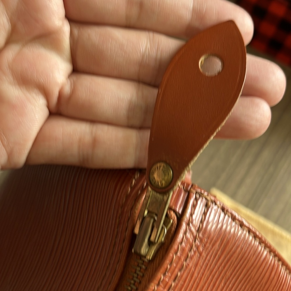 Louis Vuitton Epi Speedy 30 Brown - Picture 5 of 13